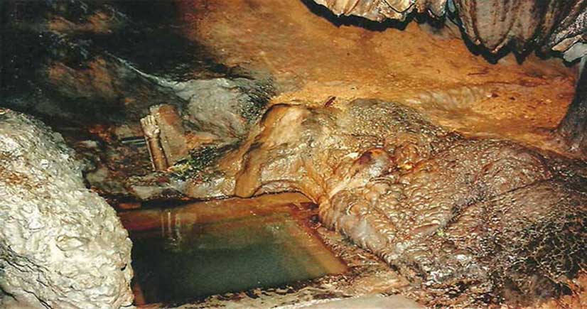 patal bhuvaneshwar cave